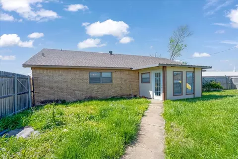 Exterior - 909 E Fm 902, Howe, TX 75459 photo 3 of 4