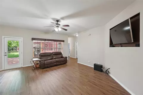125 E 6th St, Lancaster, TX 75146 photo 9