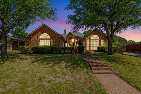 1112 Pawnee Trl, Carrollton, TX 75007