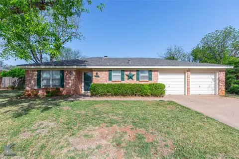 2402 Greenbriar Dr, Abilene, TX 79605