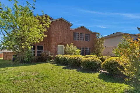 626 Bluechalk Dr, Cedar Hill, TX 75104