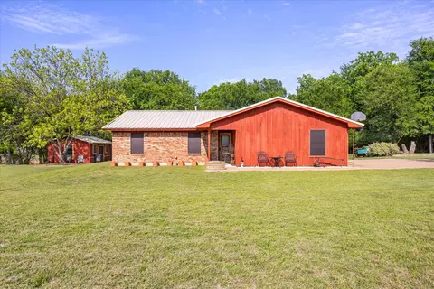 607 Elm St, Glen Rose, TX 76043