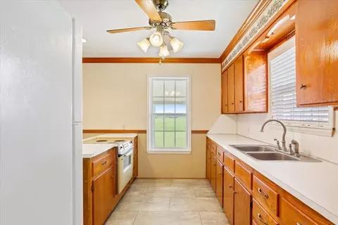 2936 Bode Rd, West, TX 76691 photo 14