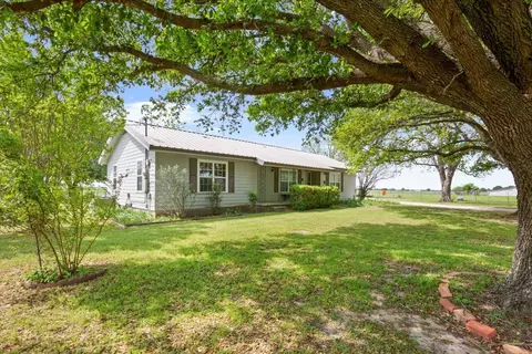 2936 Bode Rd, West, TX 76691 photo 4