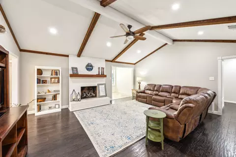 1466 Forestglen Dr, Lewisville, TX 75067
