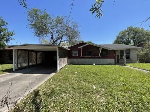310 S 22nd St, Kingsville, TX 78363
