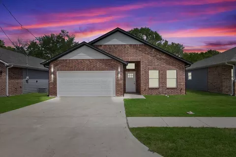 811 Sayle St, Greenville, TX 75401