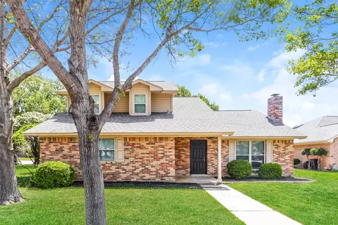 1 Roaring Creek Ct, Trophy Club, TX 76262