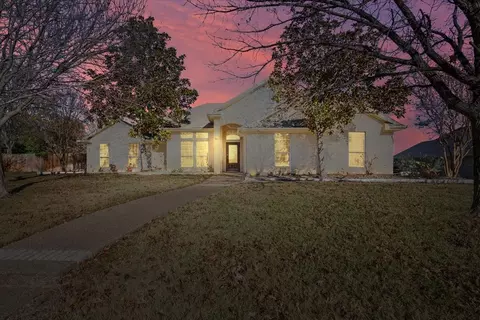 306 Cobblestone Ln, Crawford, TX 76638