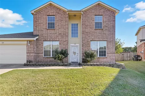 529 Roundrock Ln, Fort Worth, TX 76140