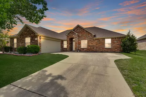 6406 Morning Dew Dr, Midlothian, TX 76065