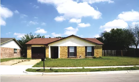 7021 Southampton Dr, North Richland Hills, TX 76182