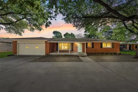 2131 Lenamon St, Waco, TX 76710
