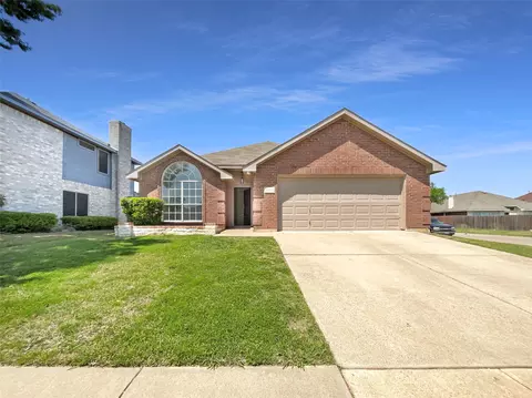 5610 Creekhollow Dr, Arlington, TX 76018