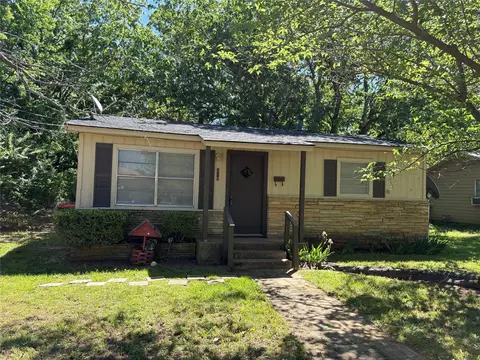 210 NW 31st, Paris, TX 75460
