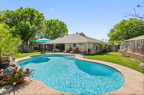 7028 Oakfield Corner Ct, North Richland Hills, TX 76182
