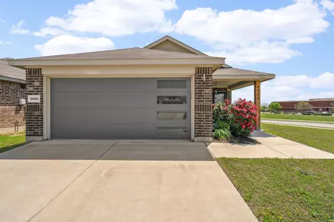 6800 Turtle Stream Dr, Fort Worth, TX 76179
