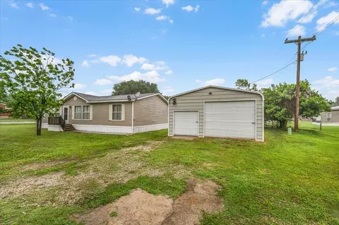 1900 Pelican Dr N, Pelican Bay, TX 76020