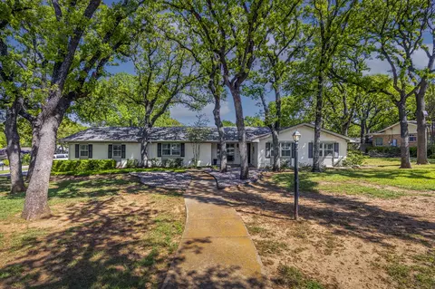 6007 Shorewood Dr, Arlington, TX 76016