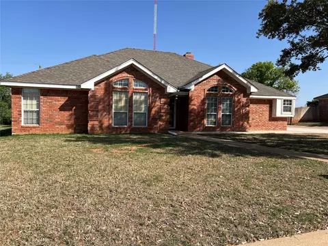 1505 Vards Ln, Sweetwater, TX 79556