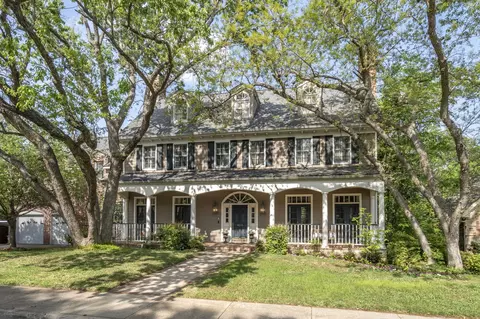 9645 Viewside Dr, Dallas, TX 75231