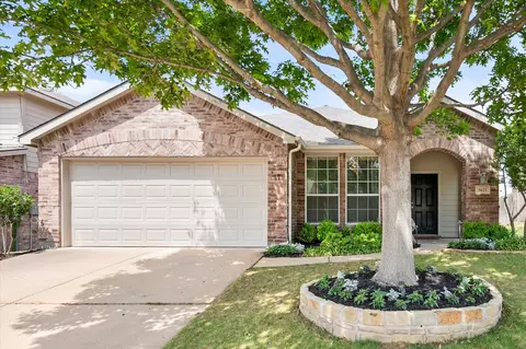 3621 Hudgins Ranch Rd, Roanoke, TX 76262