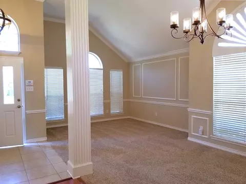 Living - 801 Devon Dr, Euless, TX 76039 photo 1 of 6