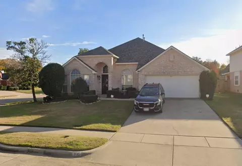 801 Devon Dr, Euless, TX 76039