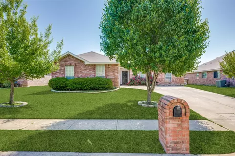 909 Cole Ave, Denton, TX 76208