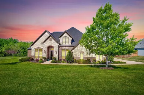 720 Prairie Timber Rd, Burleson, TX 76028