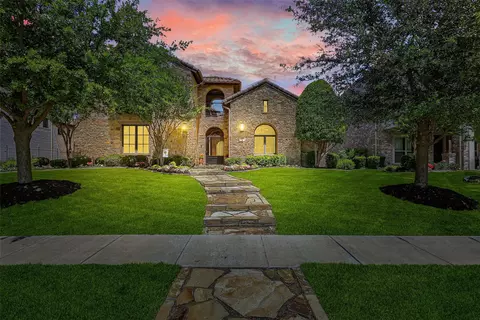 808 Regina Ct, Colleyville, TX 76034