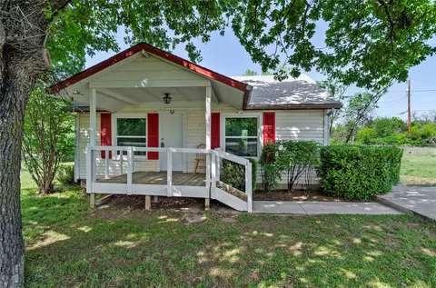 101 N Main St, Lake Bridgeport, TX 76426