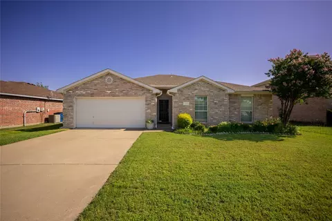 423 Murphy Rd, Burleson, TX 76028