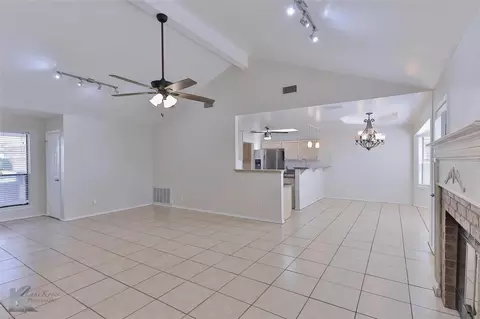 Living - 17 Greenthread St, Abilene, TX 79606 photo 2 of 5