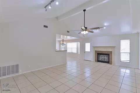 Living - 17 Greenthread St, Abilene, TX 79606 photo 3 of 5