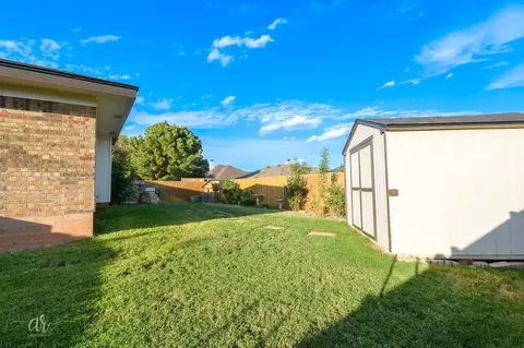 Exterior - 17 Greenthread St, Abilene, TX 79606 photo 6 of 7