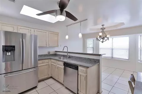 Kitchen - 17 Greenthread St, Abilene, TX 79606 photo 4 of 4