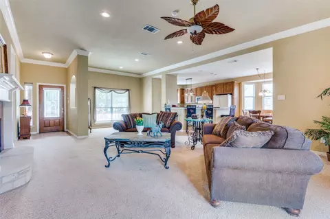 100 Winters Edge Dr, Red Oak, TX 75154