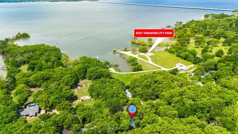353 Briggs Blvd, East Tawakoni, TX 75472