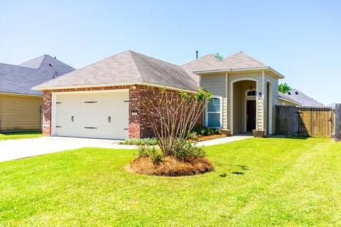365 Avondale Ln, Bossier City, LA 71112