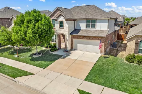 2429 Whispering Pines Dr, Fort Worth, TX 76177