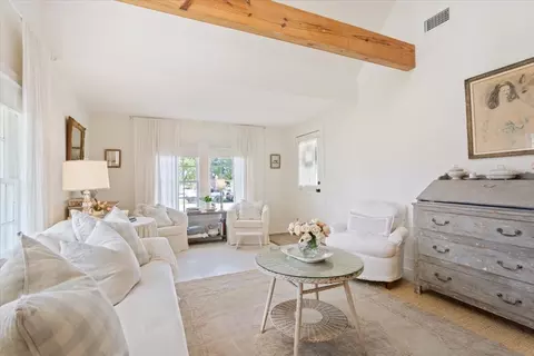 Living - 600 W 3rd St, Mcgregor, TX 76657 photo 3 of 5