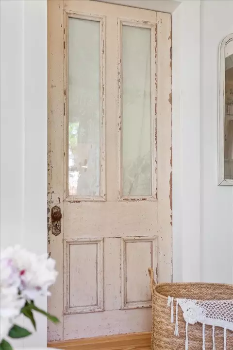 Entry Way - 600 W 3rd St, Mcgregor, TX 76657 photo 1 of 2
