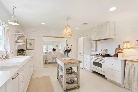 Kitchen - 600 W 3rd St, Mcgregor, TX 76657 photo 2 of 6