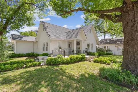 600 W 3rd St, Mcgregor, TX 76657