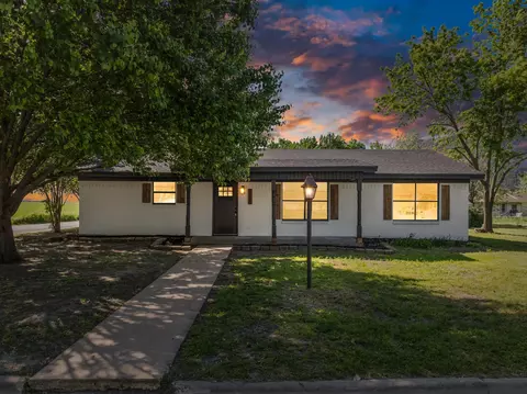 101 Circle Dr, Itasca, TX 76055
