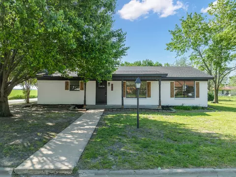 101 Circle Dr, Itasca, TX 76055 photo 2