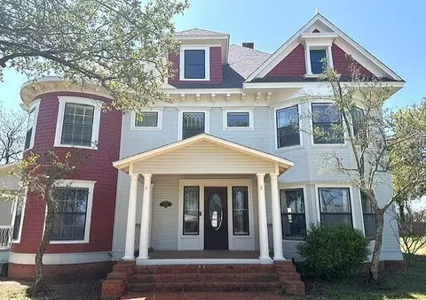 601 W 2nd St, Baird, TX 79504