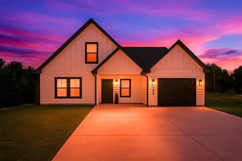 5848 Black Pine Cir, Granbury, TX 76048