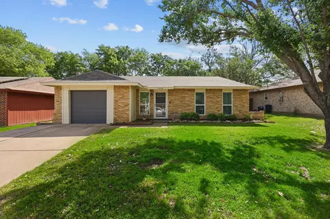 5412 Prince Dr, Lake Dallas, TX 75065